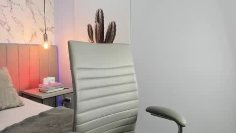 Snapshot of karlla_brown chatting on 10-10-25, 04:06 karlla_brown online show from 10-10-25, 04:06