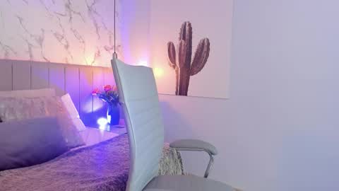 Snapshot of karlla_brown chatting on 01-15-26, 01:48 karlla_brown online show from 01-15-26, 01:48