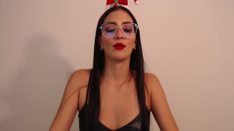 Snapshot of karlota_hank chatting on 12-24-24, 01:06 Karlis online show from 12-24-24, 01:06