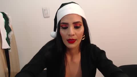 Snapshot of karlota_hank chatting on 12-25-24, 05:58 Karlis online show from 12-25-24, 05:58
