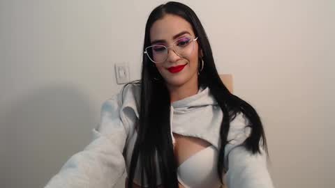 Snapshot of karlota_hank chatting on 01-19-25, 08:18 Karlis online show from 01-19-25, 08:18
