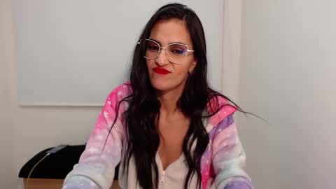 Snapshot of karlota_hank chatting on 01-25-25, 06:45 Karlis online show from 01-25-25, 06:45