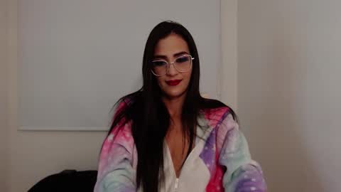 Snapshot of karlota_hank chatting on 02-25-25, 12:25 Karlis online show from 02-25-25, 12:25