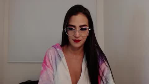 Snapshot of karlota_hank chatting on 02-25-25, 03:31 Karlis online show from 02-25-25, 03:31