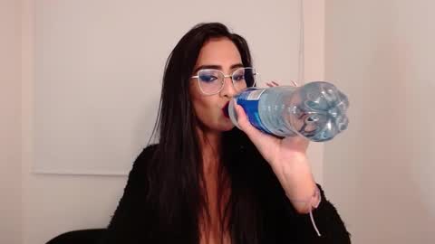 Snapshot of karlota_hank chatting on 03-04-25, 01:34 Karlis online show from 03-04-25, 01:34
