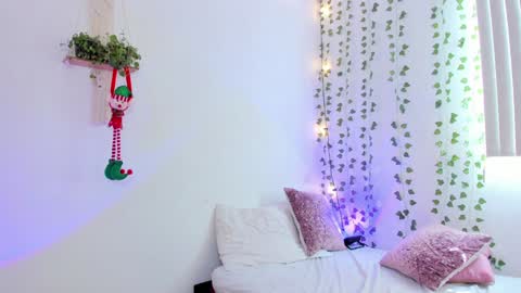 Karlye online show from 12-24-24, 03:26