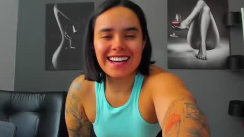 Snapshot of karlyjons_ chatting on 06-20-26, 05:16 online show from 06-20-26, 05:16