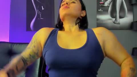 Snapshot of karlyjons_ chatting on 06-30-26, 05:25 online show from 06-30-26, 05:25