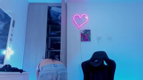 Snapshot of karodu chatting on 11-17-25, 04:40 Karo online show from 11-17-25, 04:40