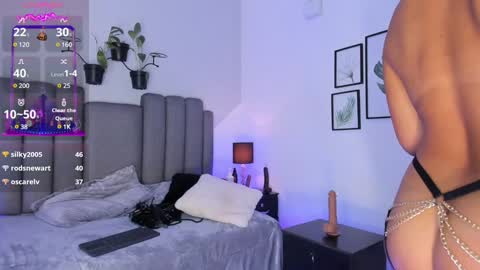 Snapshot of karol_rivera_ chatting on 02-08-25, 11:01 Karol online show from 02-08-25, 11:01