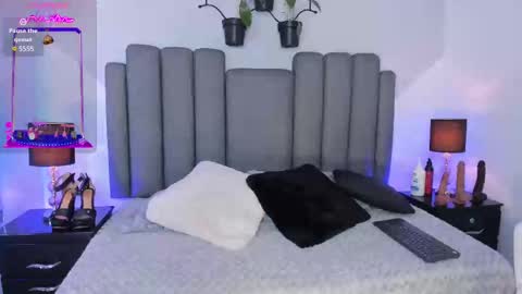Snapshot of karol_rivera_ chatting on 02-19-25, 05:16 Karol online show from 02-19-25, 05:16