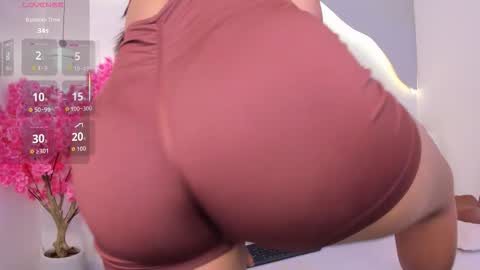 Snapshot of karol_rivera_ chatting on 10-15-25, 09:04 Karol online show from 10-15-25, 09:04