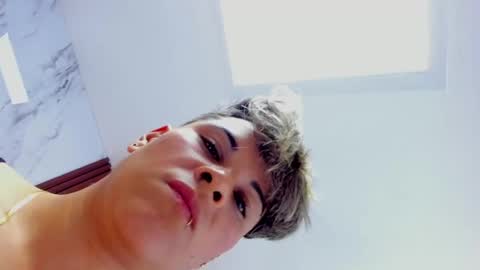 Snapshot of karolandluna chatting on 02-05-25, 11:06 Karol and Luna online show from 02-05-25, 11:06