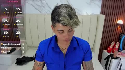 Snapshot of karolandluna chatting on 02-10-25, 05:47 Karol and Luna online show from 02-10-25, 05:47