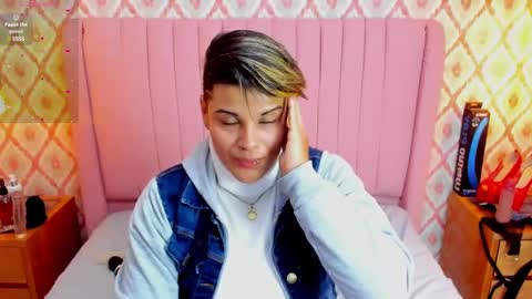 Snapshot of karolandluna chatting on 03-03-25, 06:15 Karol and Luna online show from 03-03-25, 06:15