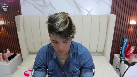 Snapshot of karolandluna chatting on 03-04-25, 08:57 Karol and Luna online show from 03-04-25, 08:57