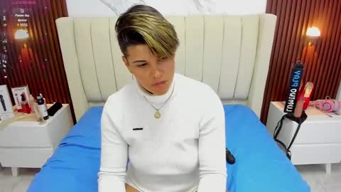 Snapshot of karolandluna chatting on 03-07-25, 08:02 Karol and Luna online show from 03-07-25, 08:02