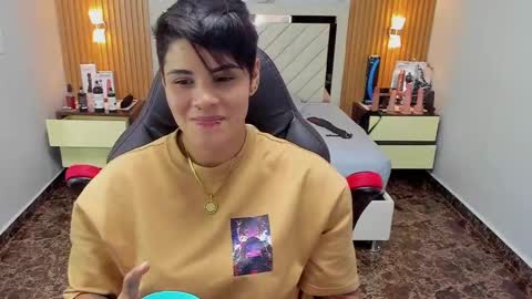 Snapshot of karolandluna chatting on 09-19-25, 03:41 Karol and Luna online show from 09-19-25, 03:41