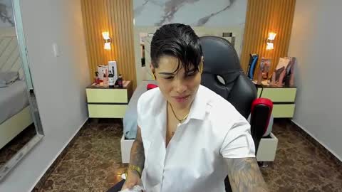 Snapshot of karolandluna chatting on 10-08-25, 02:42 Karol and Luna online show from 10-08-25, 02:42