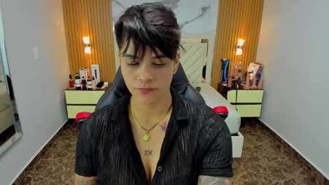 Snapshot of karolandluna chatting on 10-16-25, 08:10 Karol and Luna online show from 10-16-25, 08:10