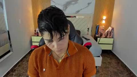 Snapshot of karolandluna chatting on 10-20-25, 08:42 Karol and Luna online show from 10-20-25, 08:42