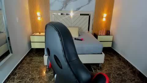 Karol and Luna online show from 06-12-26, 07:35