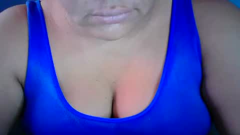 Snapshot of karolbb chatting on 12-16-24, 11:55 karolbb online show from 12-16-24, 11:55