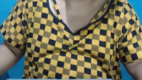Snapshot of karolbb chatting on 01-02-25, 02:33 karolbb online show from 01-02-25, 02:33