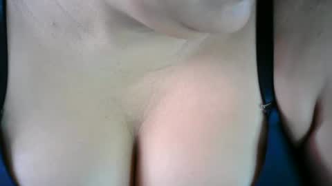 Snapshot of karolbb chatting on 02-23-25, 11:55 karolbb online show from 02-23-25, 11:55