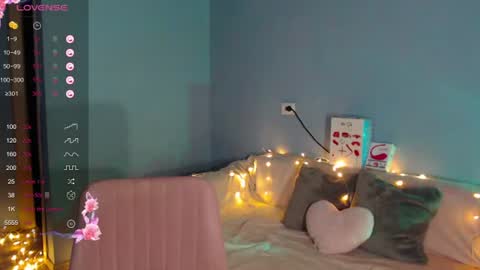 Kira online show from 07-10-26, 02:16