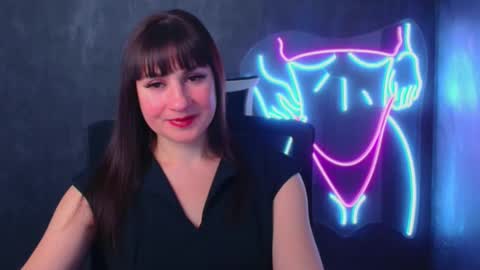 Snapshot of karolina_mia chatting on 12-13-24, 06:49 Caroline online show from 12-13-24, 06:49