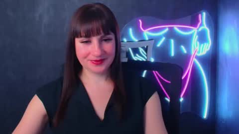 Snapshot of karolina_mia chatting on 12-13-24, 11:17 Caroline online show from 12-13-24, 11:17