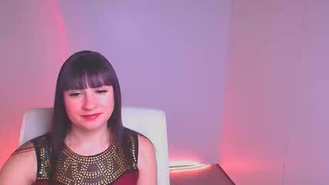 Snapshot of karolina_mia chatting on 12-15-24, 10:28 Caroline online show from 12-15-24, 10:28
