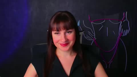 Snapshot of karolina_mia chatting on 12-20-24, 12:49 Caroline online show from 12-20-24, 12:49