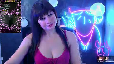 Snapshot of karolina_mia chatting on 03-10-25, 10:15 Caroline online show from 03-10-25, 10:15