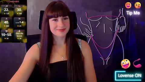 Snapshot of karolina_mia chatting on 09-25-25, 05:44 Caroline online show from 09-25-25, 05:44