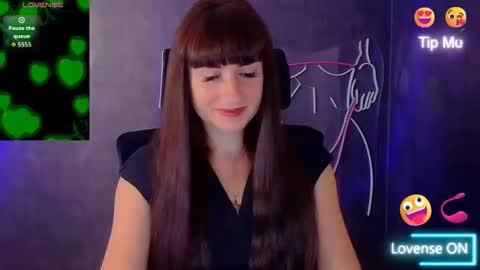 Snapshot of karolina_mia chatting on 09-26-25, 05:44 Caroline online show from 09-26-25, 05:44