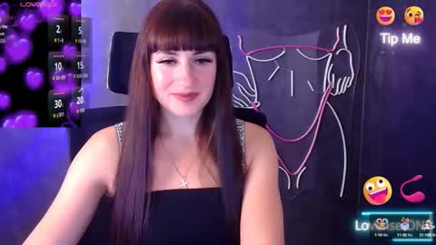 Snapshot of karolina_mia chatting on 10-08-25, 12:25 Caroline online show from 10-08-25, 12:25