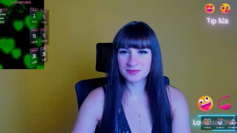 Snapshot of karolina_mia chatting on 10-09-25, 03:04 Caroline online show from 10-09-25, 03:04