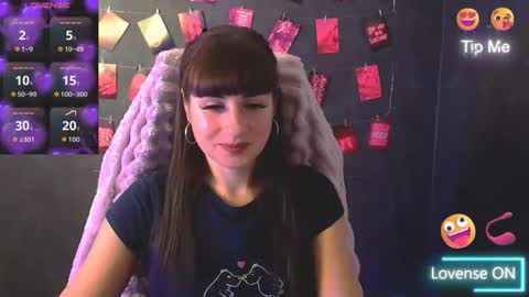 Snapshot of karolina_mia chatting on 10-16-25, 05:52 Caroline online show from 10-16-25, 05:52