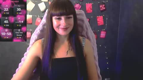 Snapshot of karolina_mia chatting on 10-17-25, 09:34 Caroline online show from 10-17-25, 09:34