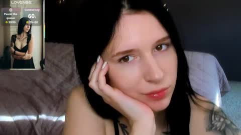 Karolina online show from 04-17-26, 06:16