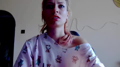 karoline121 online show from 11-02-25, 09:00