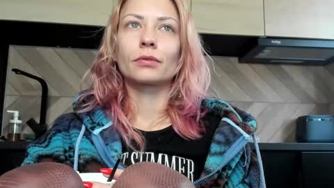 karoline121 online show from 12-02-25, 05:57