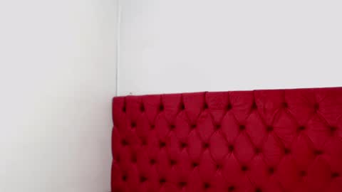 Snapshot of karolineburnx chatting on 02-14-25, 11:10 Isa online show from 02-14-25, 11:10