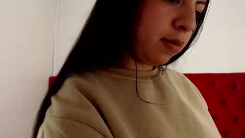 Snapshot of karolineburnx chatting on 02-14-25, 08:59 Isa online show from 02-14-25, 08:59