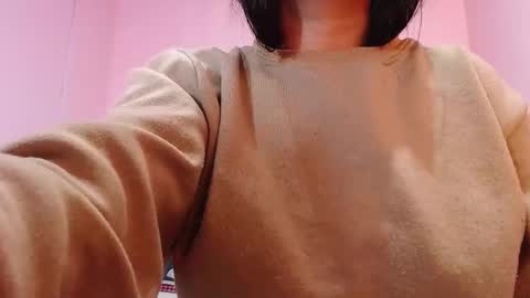 Snapshot of karolineburnx chatting on 02-26-25, 11:41 Isa online show from 02-26-25, 11:41