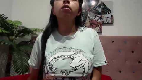 Snapshot of karolineburnx chatting on 03-06-25, 11:47 Isa online show from 03-06-25, 11:47