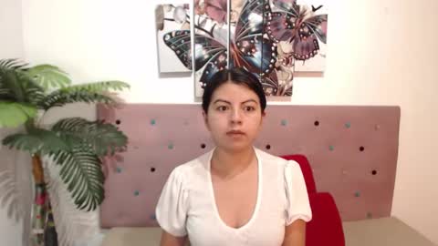 Snapshot of karolineburnx chatting on 03-09-25, 01:56 Isa online show from 03-09-25, 01:56