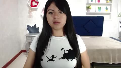 Snapshot of karolineburnx chatting on 09-30-25, 03:44 Isa online show from 09-30-25, 03:44